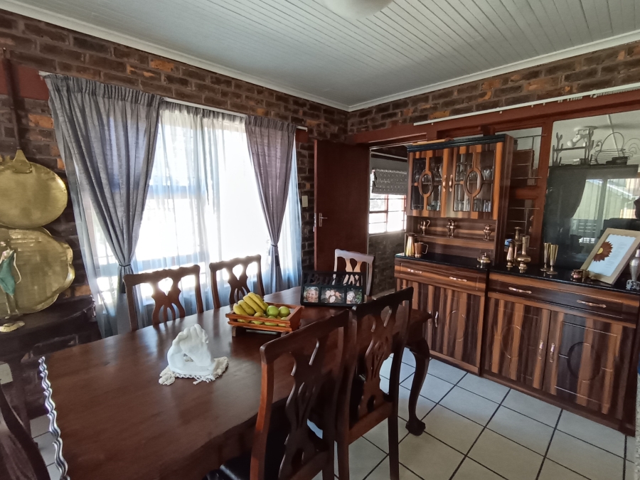 3 Bedroom Property for Sale in Wavecrest Eastern Cape